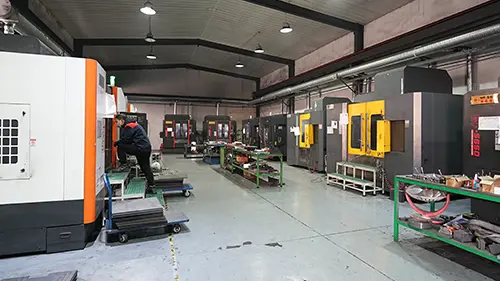 Kalıp məhsulları emalatxanası güclü imkanları sayəsində keyfiyyətin möhkəm təməlini qurmuşdur